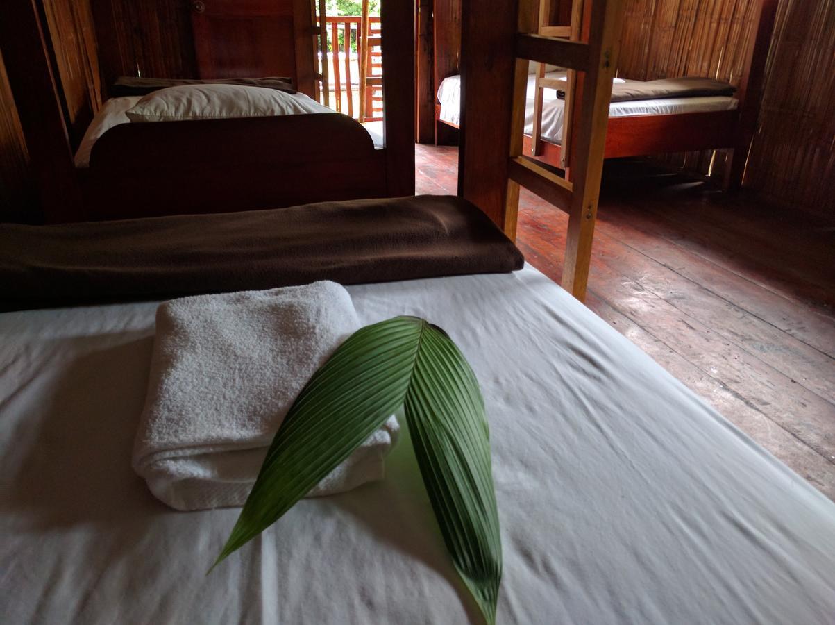 Green Forest Ecolodge Puerto Montufar Eksteriør billede