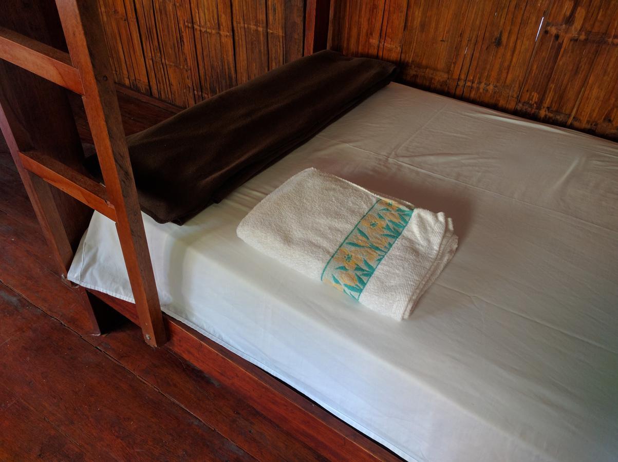 Green Forest Ecolodge Puerto Montufar Eksteriør billede